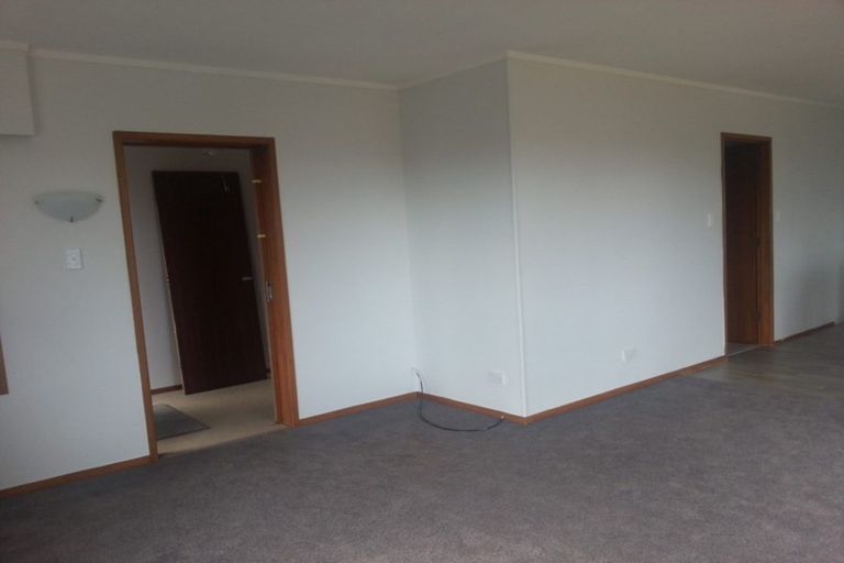 Photo of property in 1/2a Hart Road, Hauraki, Auckland, 0622