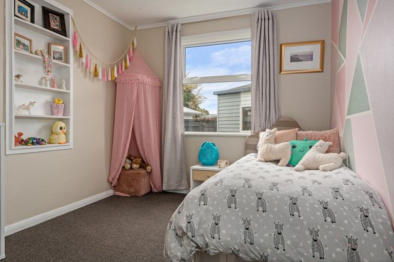 Photo of property in 21 Salisbury Avenue, Terrace End, Palmerston North, 4410