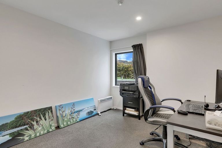 Photo of property in 3/232 Main Road, Tawa, Wellington, 5028
