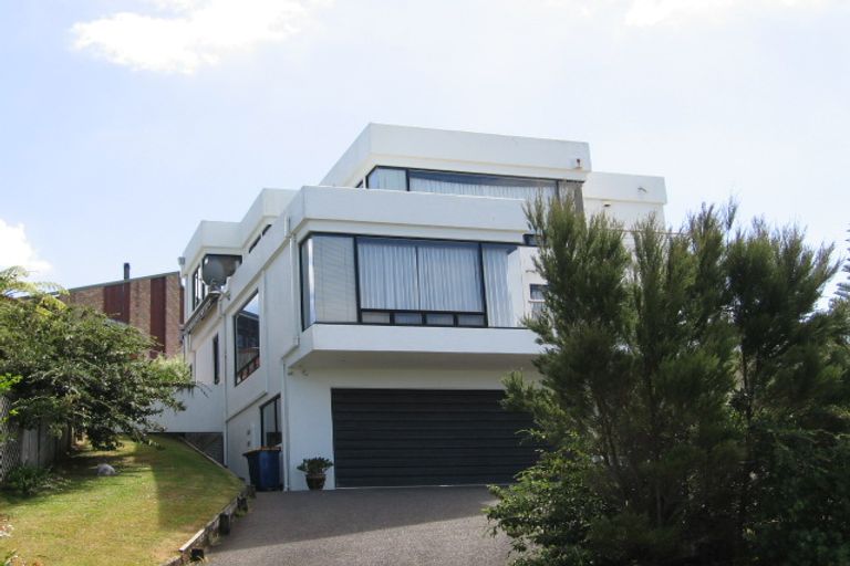 Photo of property in 5 Brigantine Drive, Beach Haven, Auckland, 0626