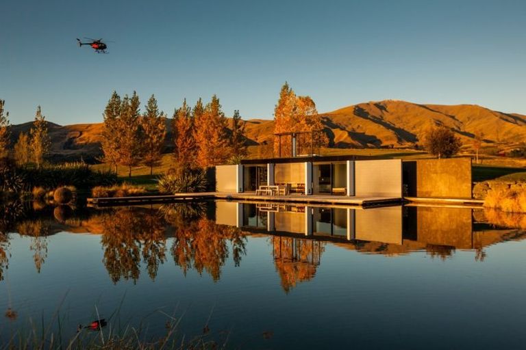 Photo of property in 10 Bendemeer Lane, Lake Hayes, Queenstown, 9371