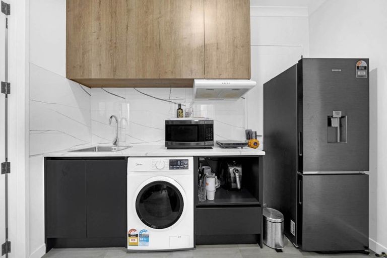 Photo of property in 2a Ballyalton Crescent, Flat Bush, Auckland, 2019