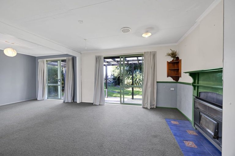 Photo of property in 2 Wilson Road, Opunake, 4616
