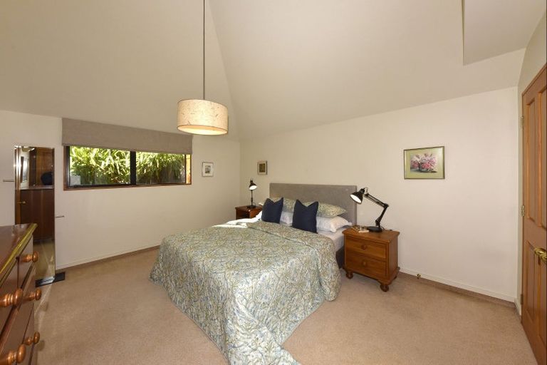 Photo of property in 12 Overdale Drive, Cashmere, Christchurch, 8022