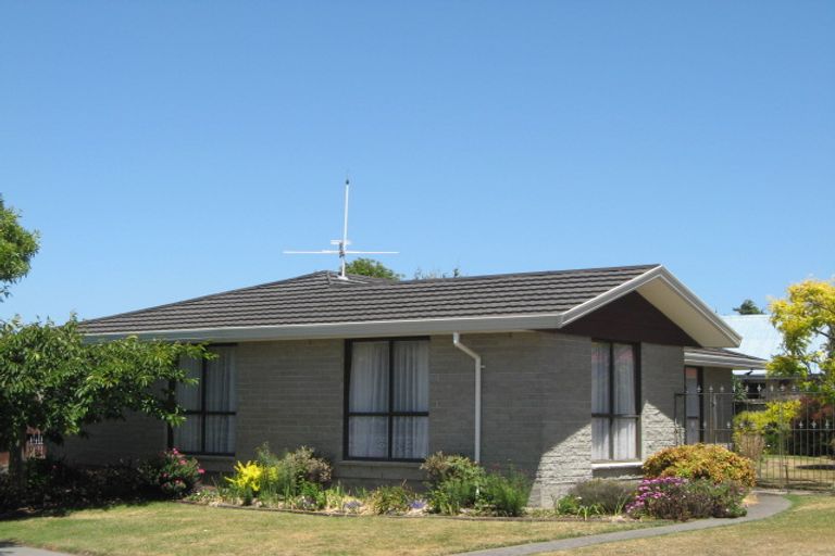 Photo of property in 14 Mchaffies Place, Wainoni, Christchurch, 8061