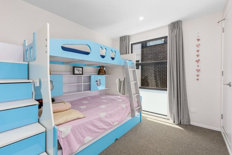 Photo of property in 29 Tokai Place, Glen Eden, 0602