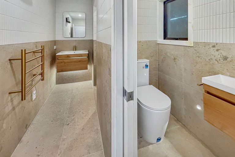 Photo of property in Arno Apartment, 10/8 Mckerrow Place, Sunshine Bay, Queenstown, 9300