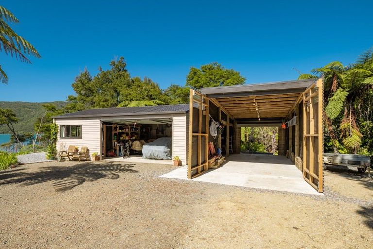 Photo of property in 4941 Kenepuru Road, Ohauparuparu Bay, Picton, 7282