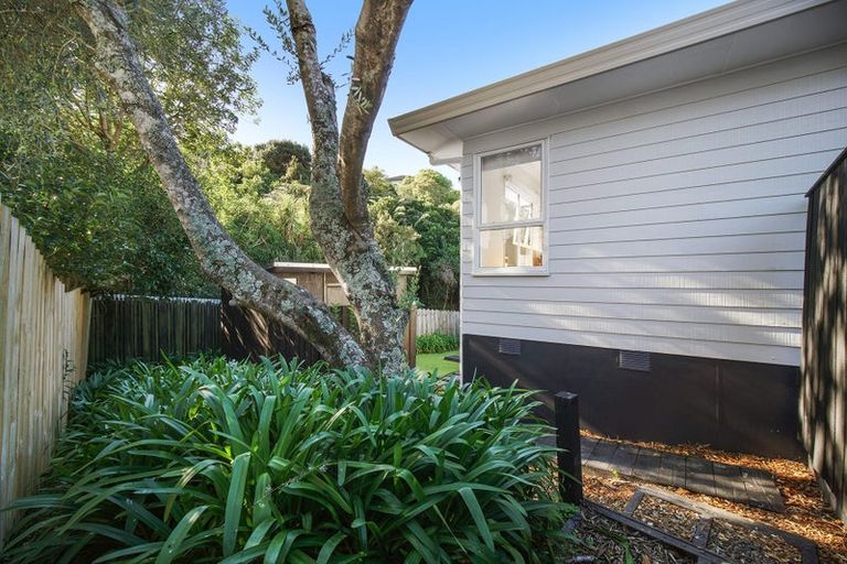 Photo of property in 21 Ian Sage Avenue, Torbay, Auckland, 0630