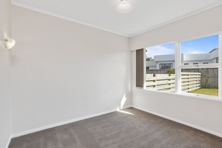 Photo of property in 2/3 Stanley Avenue, Milford, Auckland, 0620