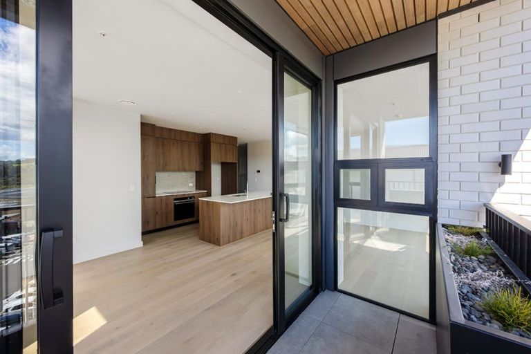 Photo of property in 301/84c Te Oneroa Way, Long Bay, Auckland, 0630