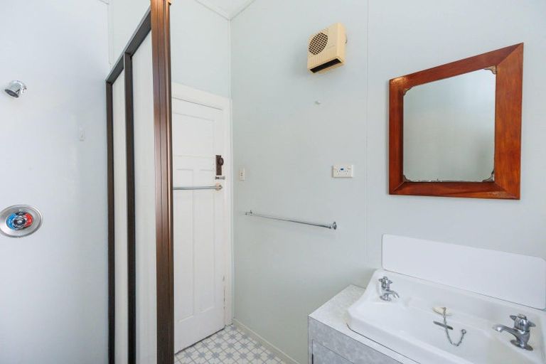 Photo of property in 1/4 Oxford Street, Hokowhitu, Palmerston North, 4410