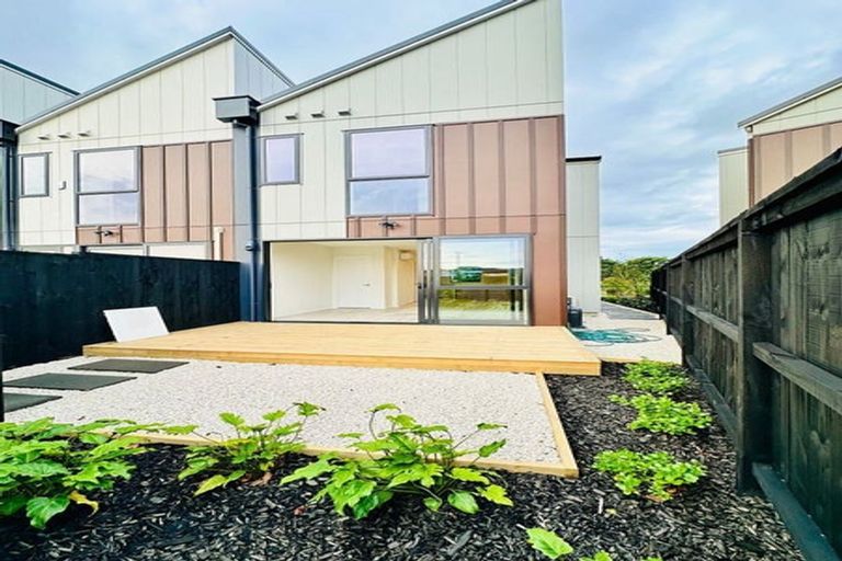 Photo of property in 57b Te Taruna Drive, Wainui, 0932