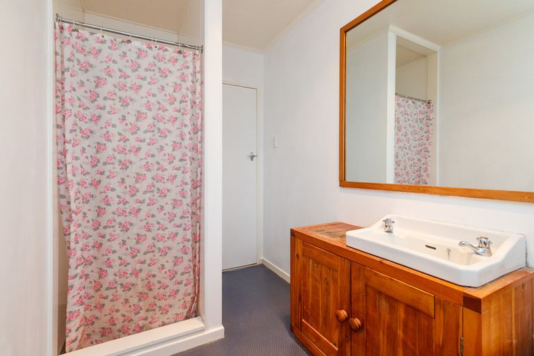 Photo of property in 89 Ruamahanga Crescent, Terrace End, Palmerston North, 4410