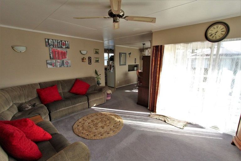 Photo of property in 26 Tarapunga Place, Tokoroa, 3420