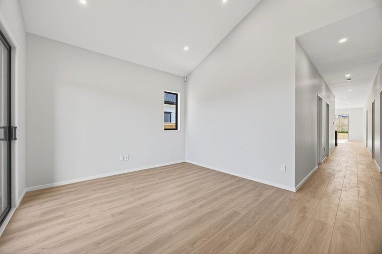 Photo of property in 13 Huringa Road, Karaka, Papakura, 2113