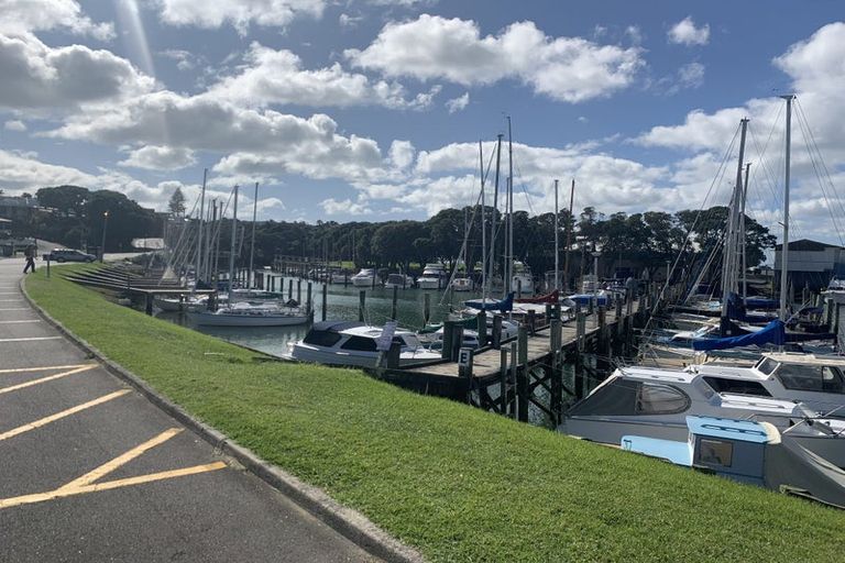 Photo of property in 9 Prestige Place, Castor Bay, Auckland, 0620