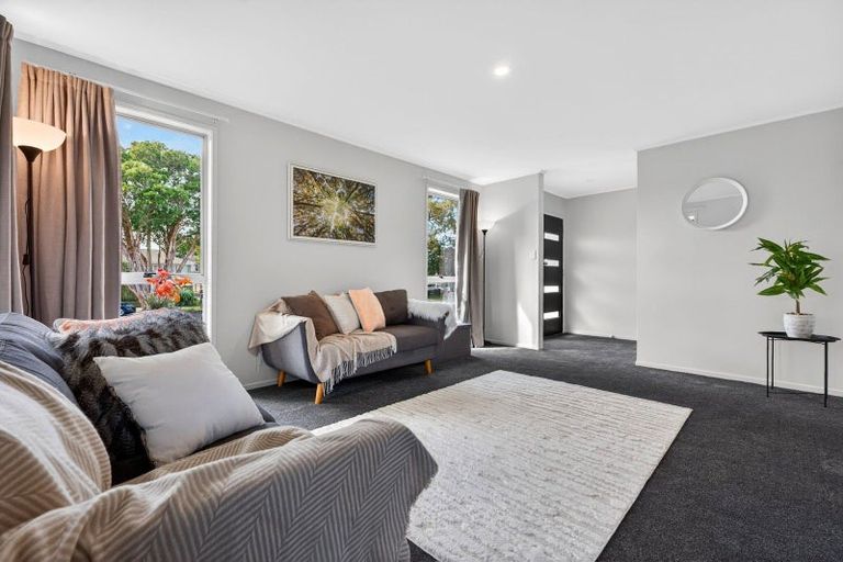 Photo of property in 7 Hinton Place, Weymouth, Auckland, 2103
