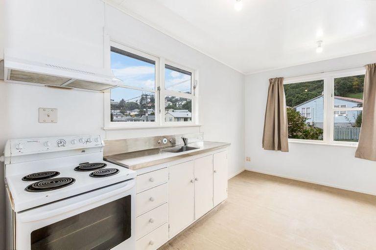 Photo of property in 171 Sievers Grove, Cannons Creek, Porirua, 5024