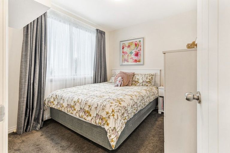 Photo of property in 5 View Ridge Drive, Ranui, Auckland, 0612