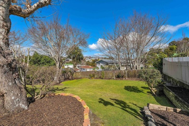 Photo of property in 10 Pembroke Street, Westown, New Plymouth, 4310
