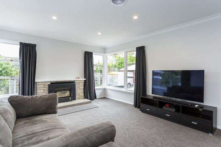 Photo of property in 23 Lochee Road, Upper Riccarton, Christchurch, 8041