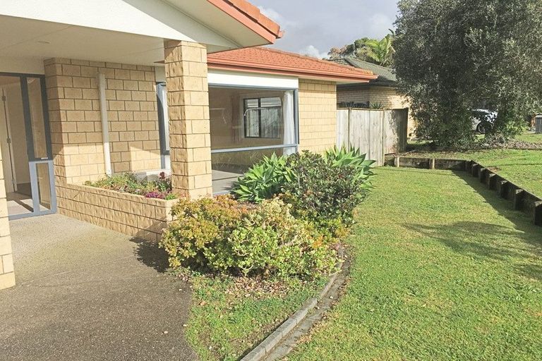 Photo of property in 10 Sayes Close, East Tamaki, Auckland, 2013