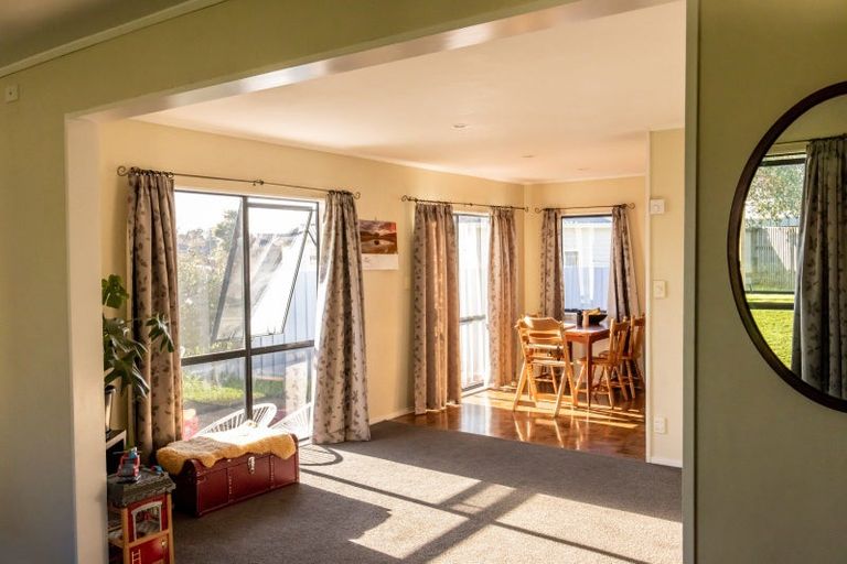 Photo of property in 28 Peppertree Glade, Kelvin Grove, Palmerston North, 4414