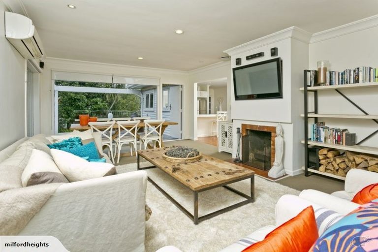 Photo of property in 19a Waterloo Road, Milford, Auckland, 0620