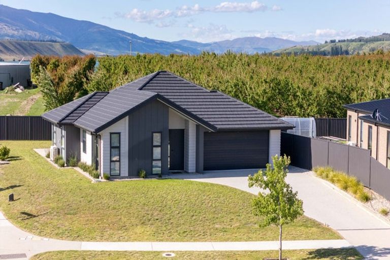 Photo of property in 21 Guano Crescent, Cromwell, 9310