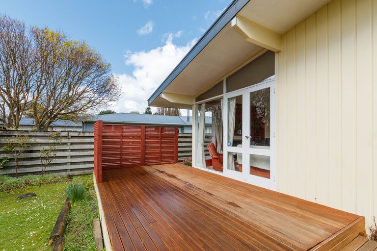 Photo of property in 89 Ruamahanga Crescent, Terrace End, Palmerston North, 4410