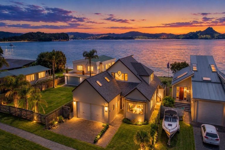 Photo of property in 125 Captain Cook Road, Cooks Beach, Whitianga, 3591