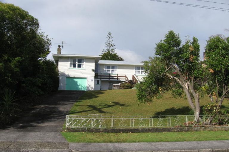 Photo of property in 7 Gaede Terrace, Sunnyvale, Auckland, 0612