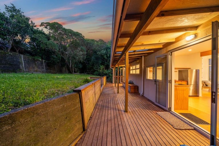 Photo of property in 100 Motuhara Road, Plimmerton, Porirua, 5026