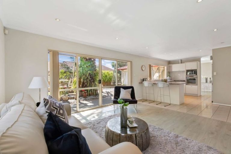 Photo of property in 12 Tington Avenue, Wattle Downs, Auckland, 2103