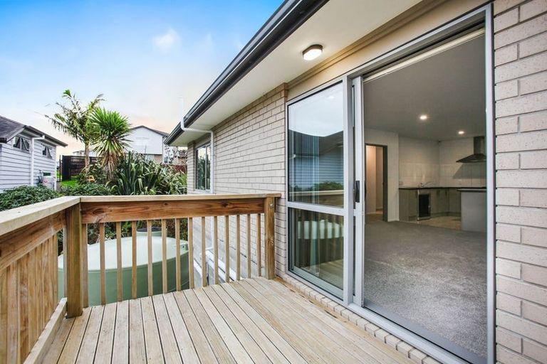 Photo of property in 8 Vino Cina Heights, Ranui, Auckland, 0612