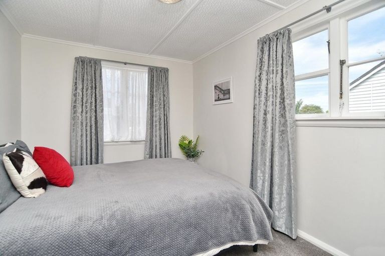 Photo of property in 28 Douglas Road, Amberley, 7410