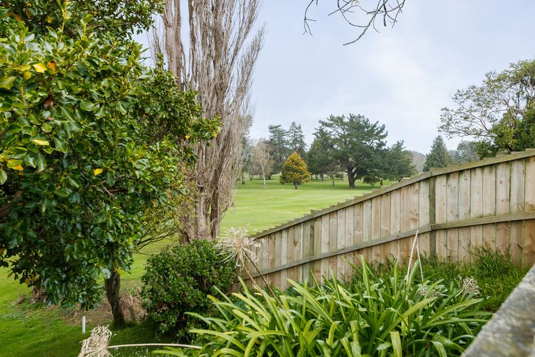 Photo of property in 89 Ruamahanga Crescent, Terrace End, Palmerston North, 4410