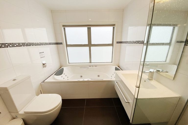 Photo of property in 36b Mandalay Terrace, Khandallah, Wellington, 6035