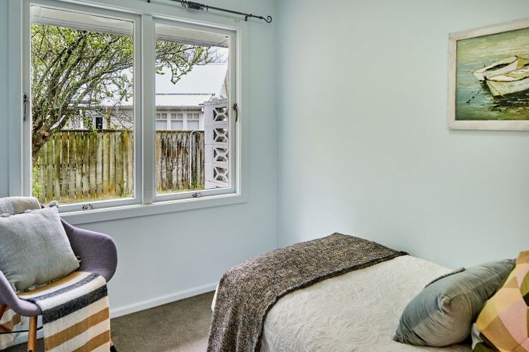 Photo of property in 2/4 Granville Street, Silverstream, Upper Hutt, 5019