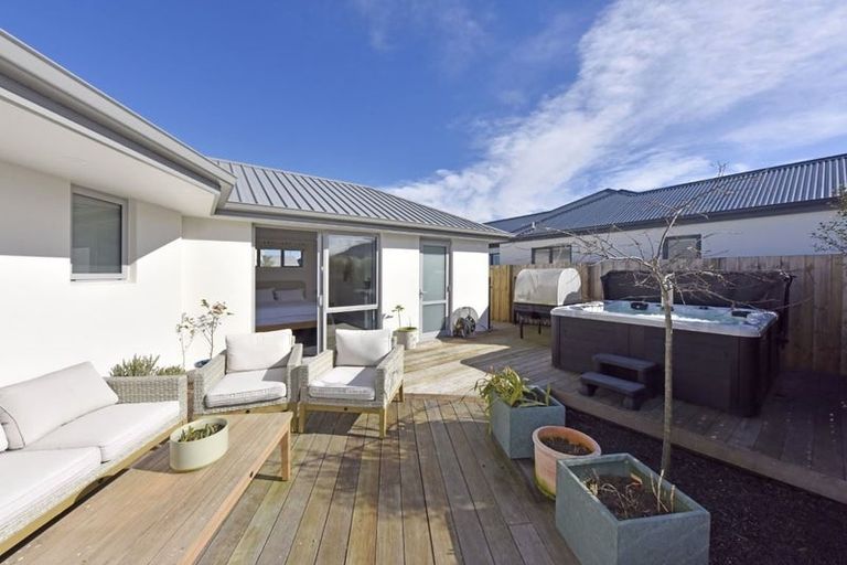 Photo of property in 8 Manarola Road, Halswell, Christchurch, 8025