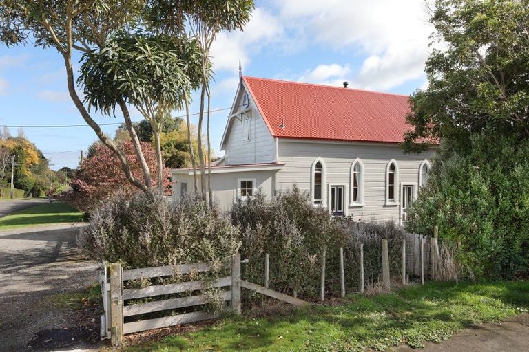 Photo of property in 6 Edwards Street, Kimbolton, Feilding, 4777