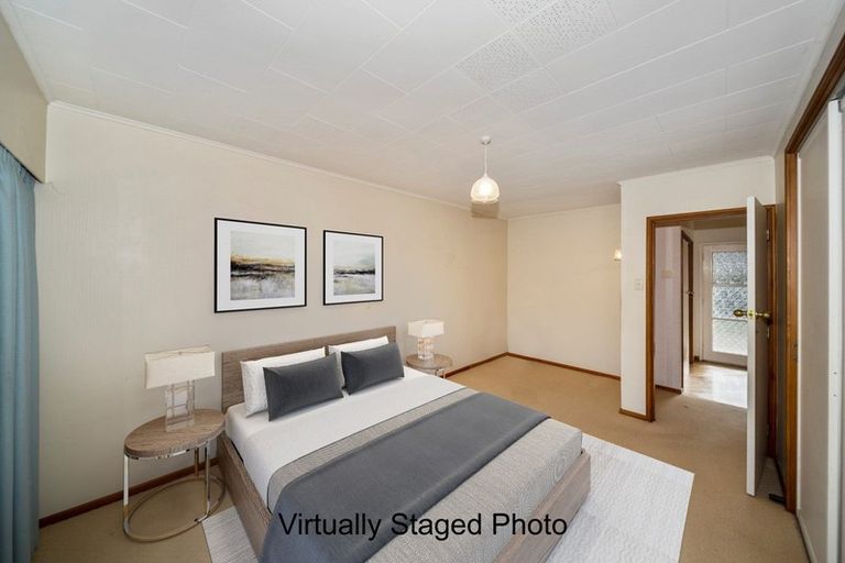 Photo of property in 8 Spencer Place, Merrilands, New Plymouth, 4312