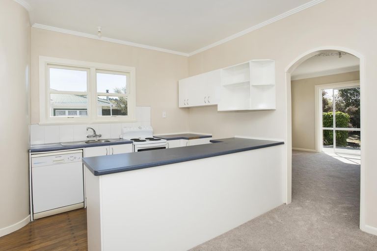 Photo of property in 17 De Lautour Road, Kaiti, Gisborne, 4010