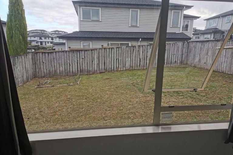 Photo of property in 7 Buncrana Place, Pinehill, Auckland, 0632