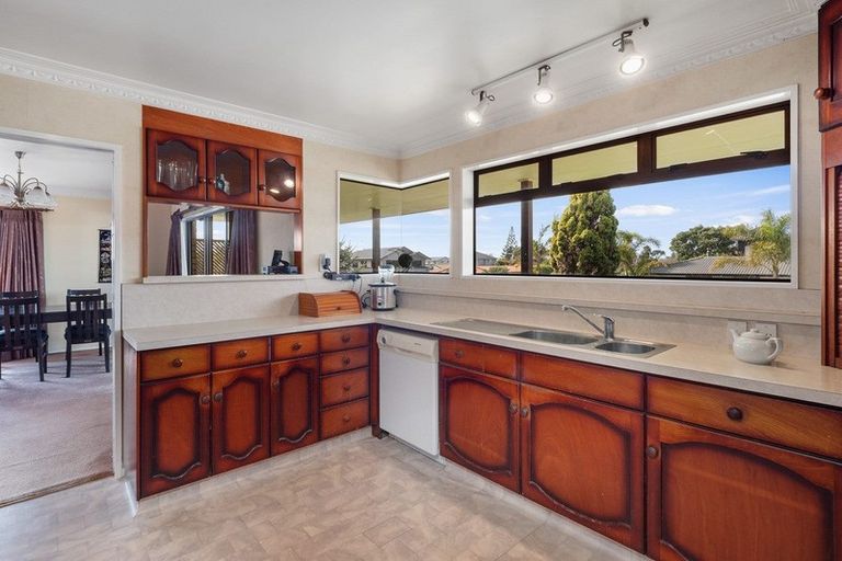 Photo of property in 94 Dickson Road, Papamoa Beach, Papamoa, 3118