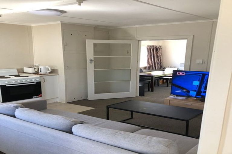 Photo of property in 57 Woodside Road, Massey, Auckland, 0614