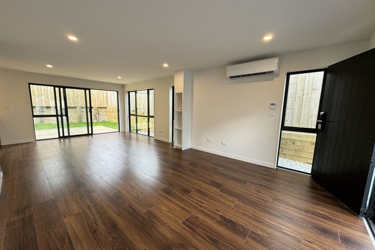 Photo of property in 1d Westall Road, New Lynn, Auckland, 0600