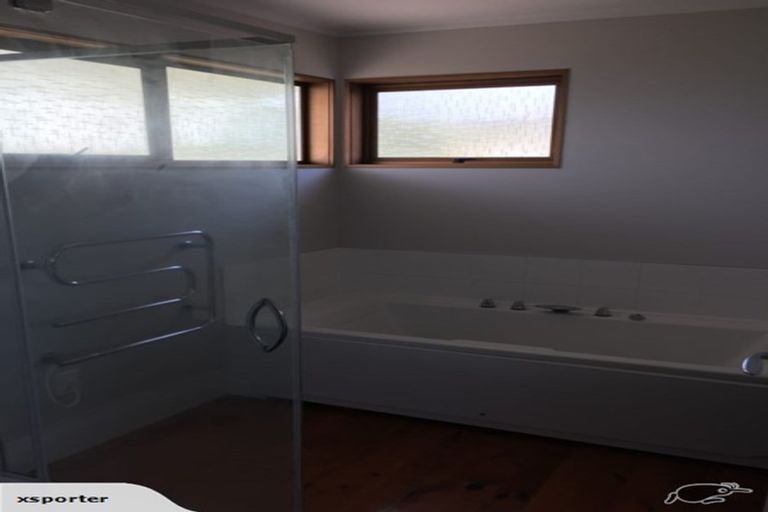 Photo of property in 2/26 Bayview Road, Hauraki, Auckland, 0622