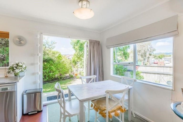 Photo of property in 16 Rosewood Place, Paraparaumu, 5032